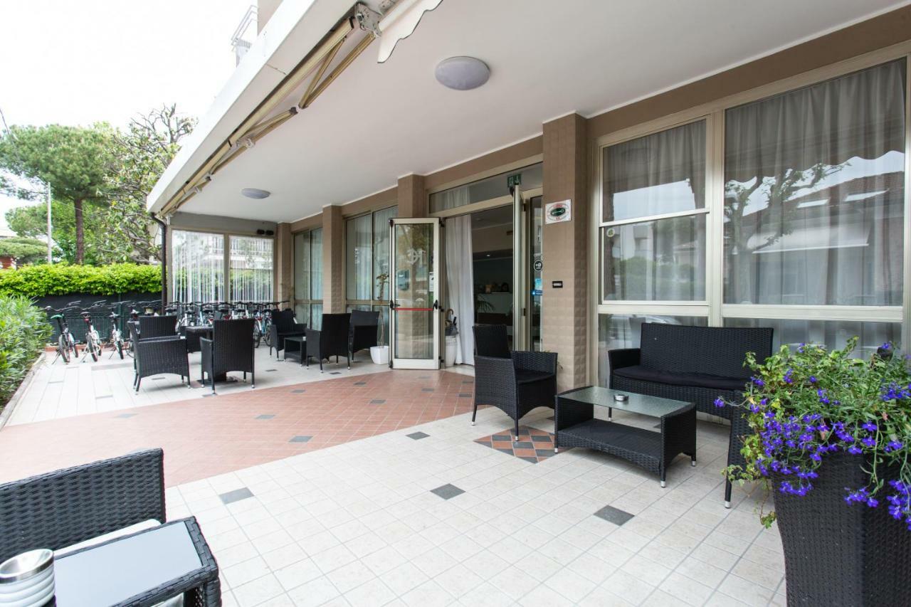 Hotel Cimarosa Riccione Ngoại thất bức ảnh
