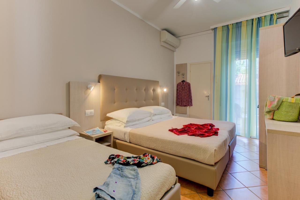 Hotel Cimarosa Riccione Phòng bức ảnh