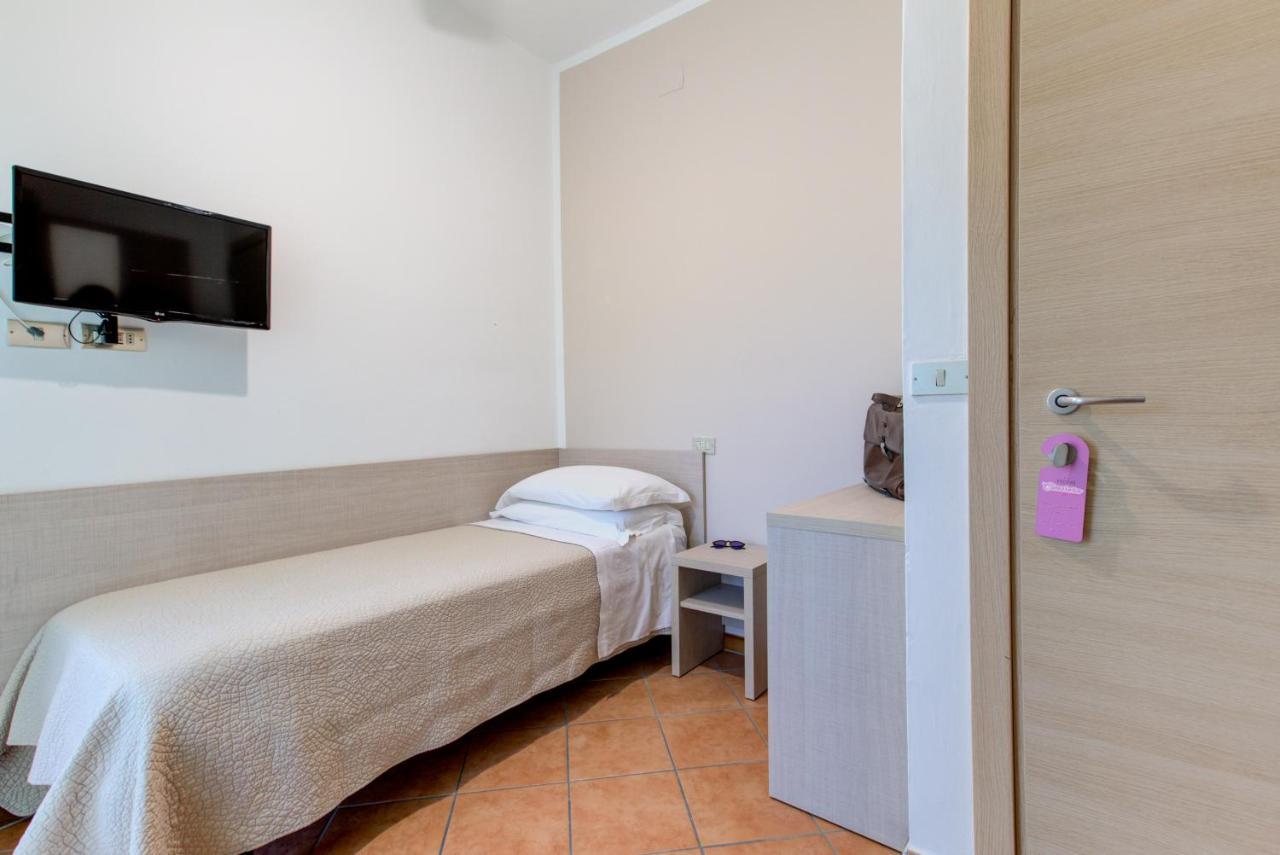 Hotel Cimarosa Riccione Phòng bức ảnh